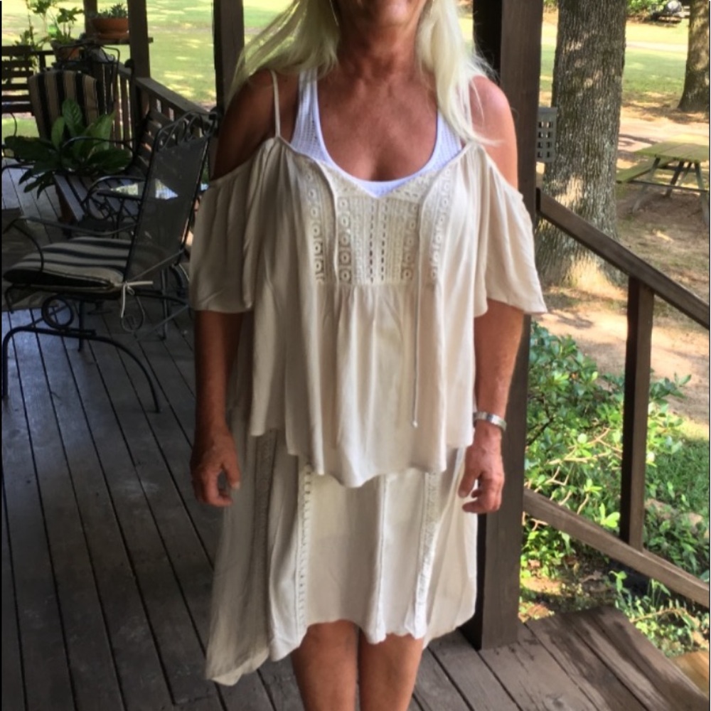 Maurices open sleeve top w/ matching skirt.